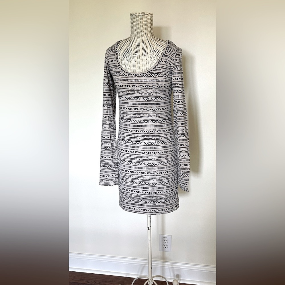 Billabong long sleeve dress.